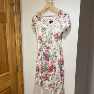 NEW REBORN | CREAM/PINK FLORAL MIDI DRESS WITH ADJUSTABLE STRAPS | SIZE S
